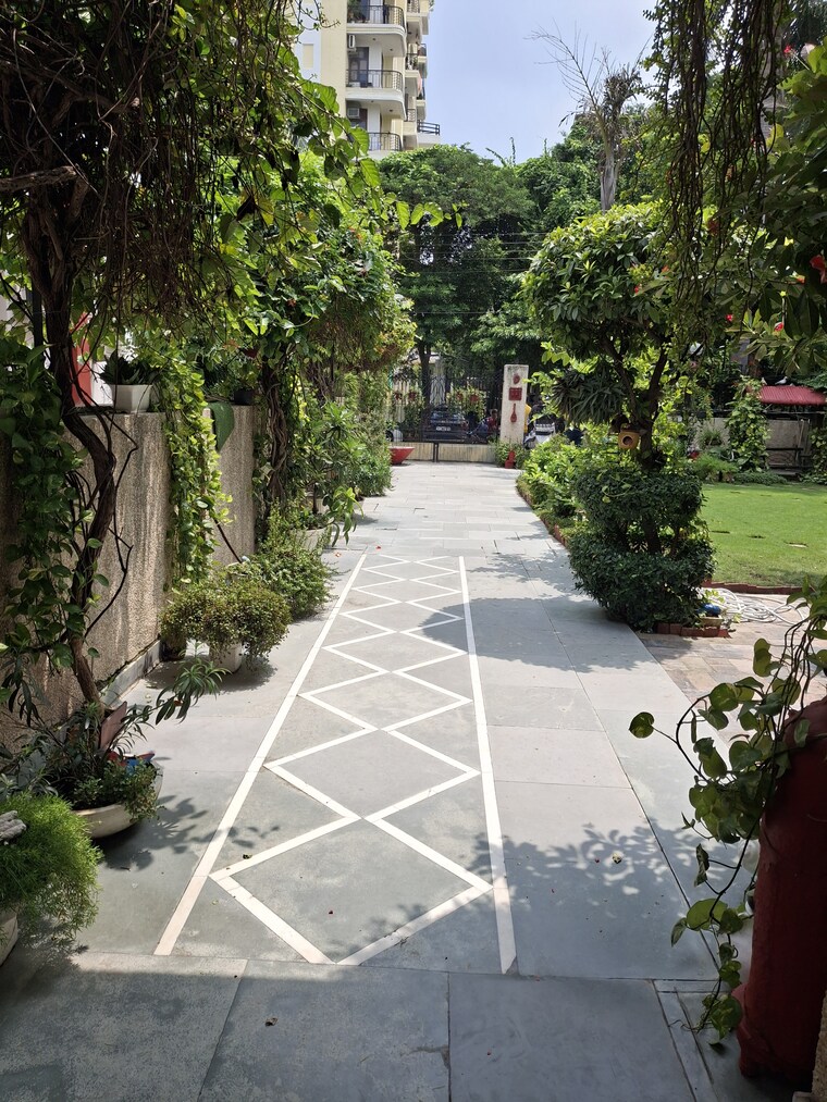 Exterior View, sector 31  162 Sq.Mt. Plot In Sector 31 Noida 9319174