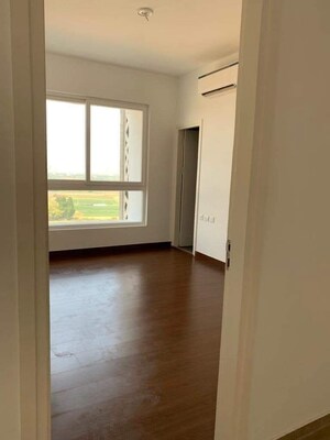 Room in 3 BHK Apartment at Mapsko Mount Ville, Sector 79 – for Rent