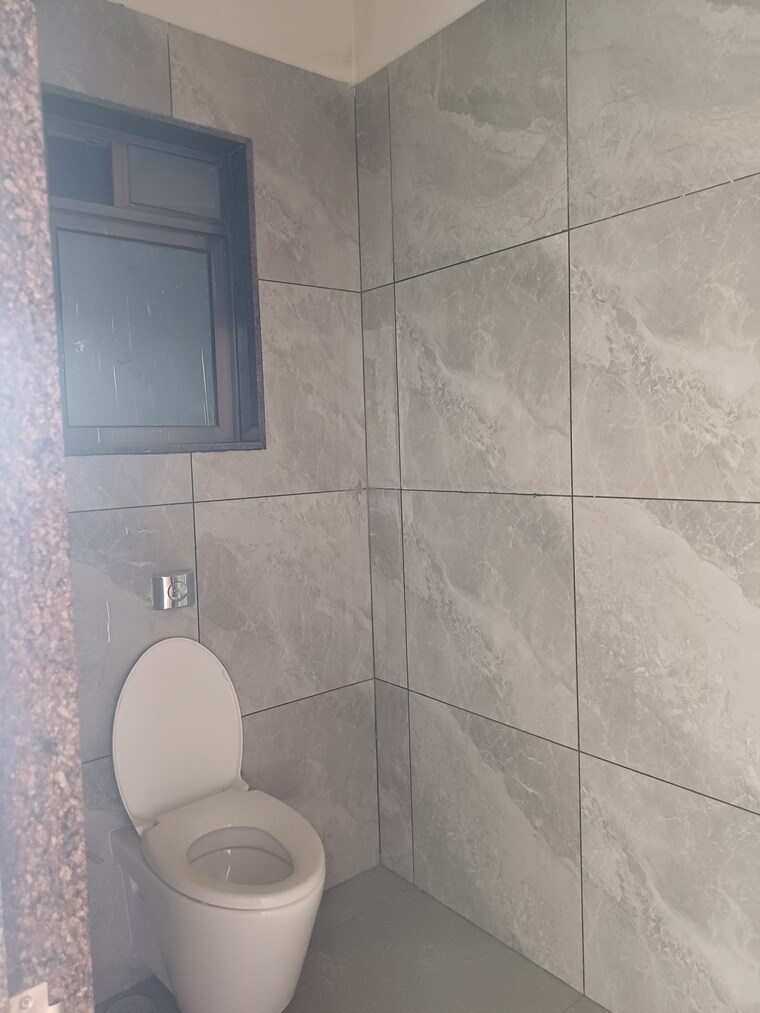 Bathroom, chandak-unicorn Commercial Office Space 551 Sq.Ft. In Andheri West Mumbai 9319201