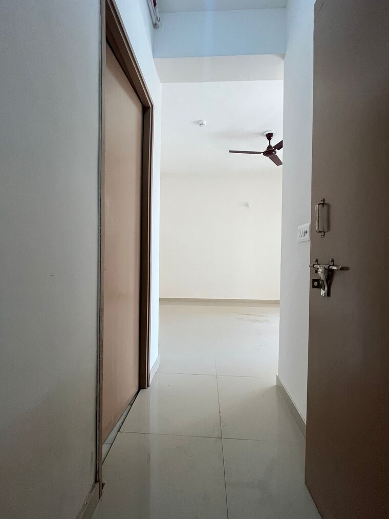 Bathroom, pareena-om-apartments 2 Bedroom 664 Sq.Ft. Apartment In Sector 112 Gurgaon 9319224
