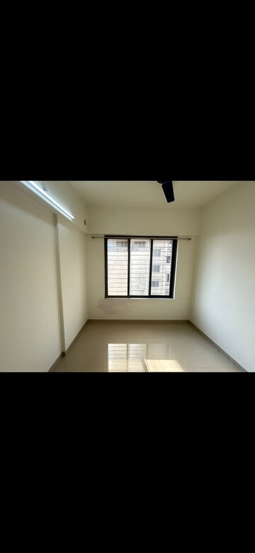 Room in 1 BHK Apartment at Lodha Vista, Lower Parel – for Rent