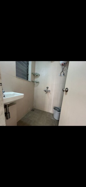 Room in 1 BHK Apartment at Lodha Vista, Lower Parel – for Rent