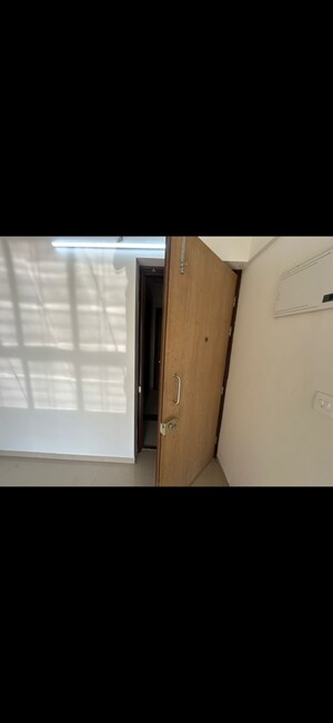 Room in 1 BHK Apartment at Lodha Vista, Lower Parel – for Rent