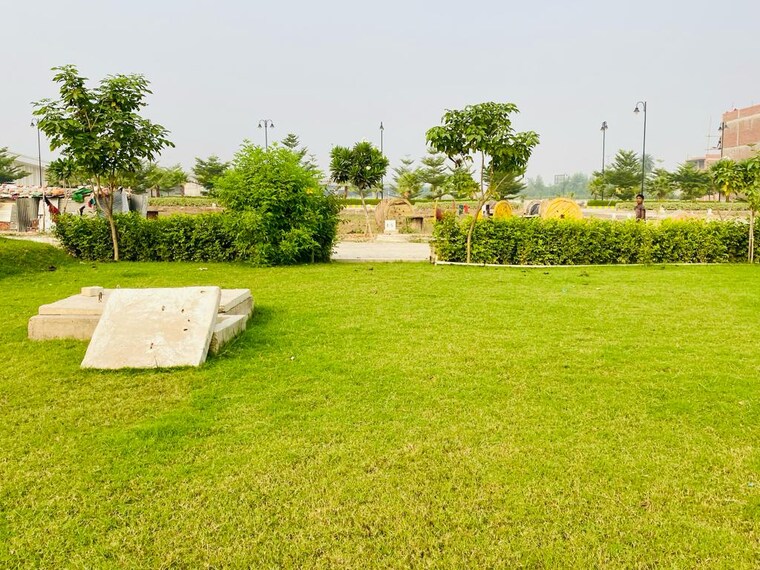 Garden, kailasha-enclave  5000 Sq.Ft. Plot In Sultanpur Road Lucknow 9319247