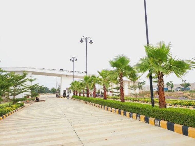 Garden, kailasha-enclave  5000 Sq.Ft. Plot In Sultanpur Road Lucknow 9319247