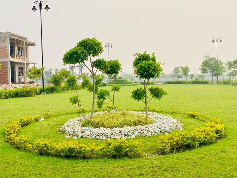 Garden, kailasha-enclave  5000 Sq.Ft. Plot In Sultanpur Road Lucknow 9319247