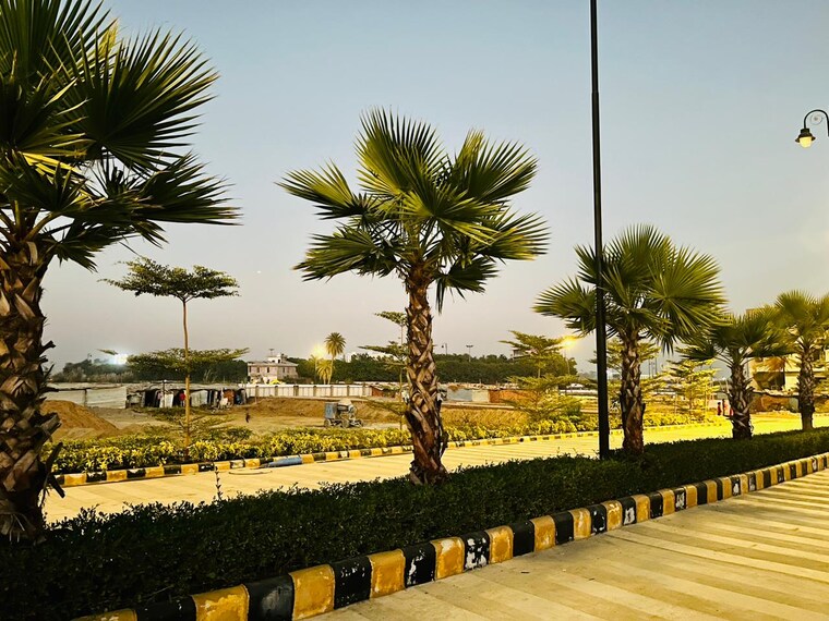 Garden, kailasha-enclave  5000 Sq.Ft. Plot In Sultanpur Road Lucknow 9319247