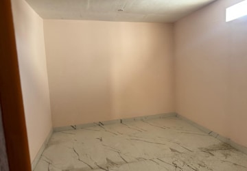 Room in 3 BHK Builder Floor at Rajpur Road – for Sale