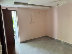 Room in 3 BHK Apartment at Rajpur Road – for Sale