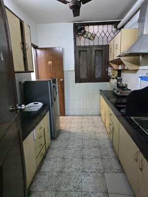 Kitchen in 3.5 BHK Builder Floor at Sector 57 – for Sale