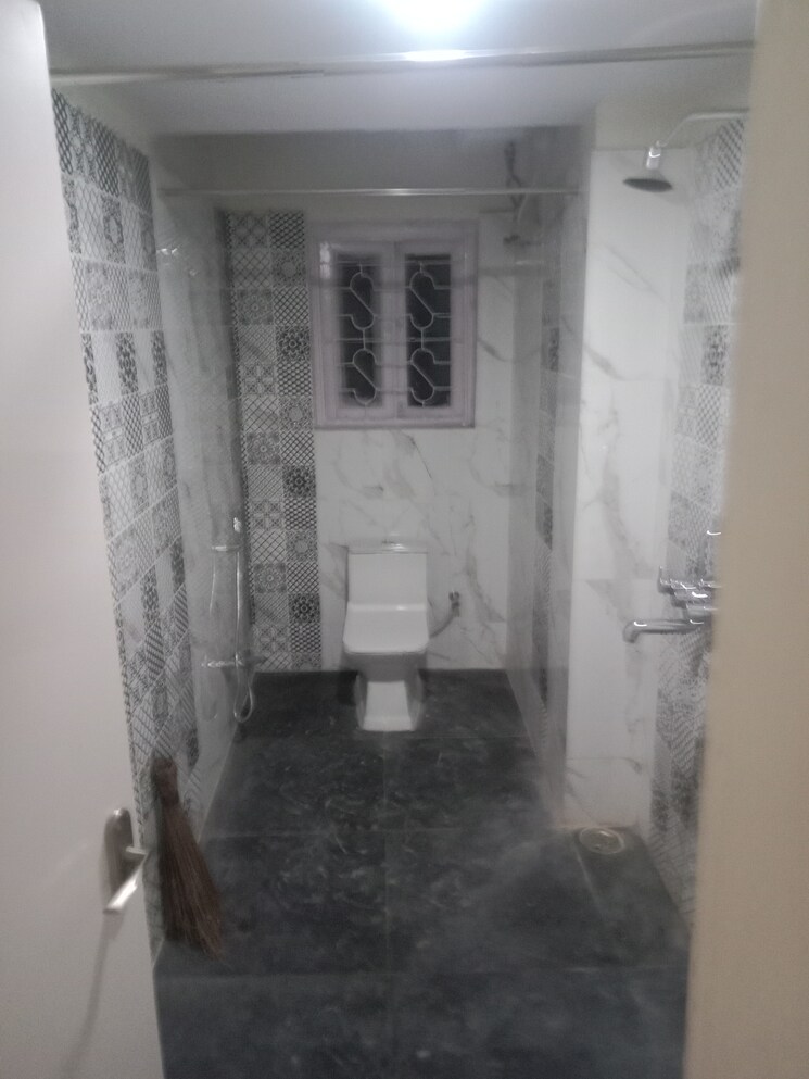 Bathroom, bidhannagar 3 Bedroom 1400 Sq.Ft. Apartment In Bidhannagar Kolkata 9319399