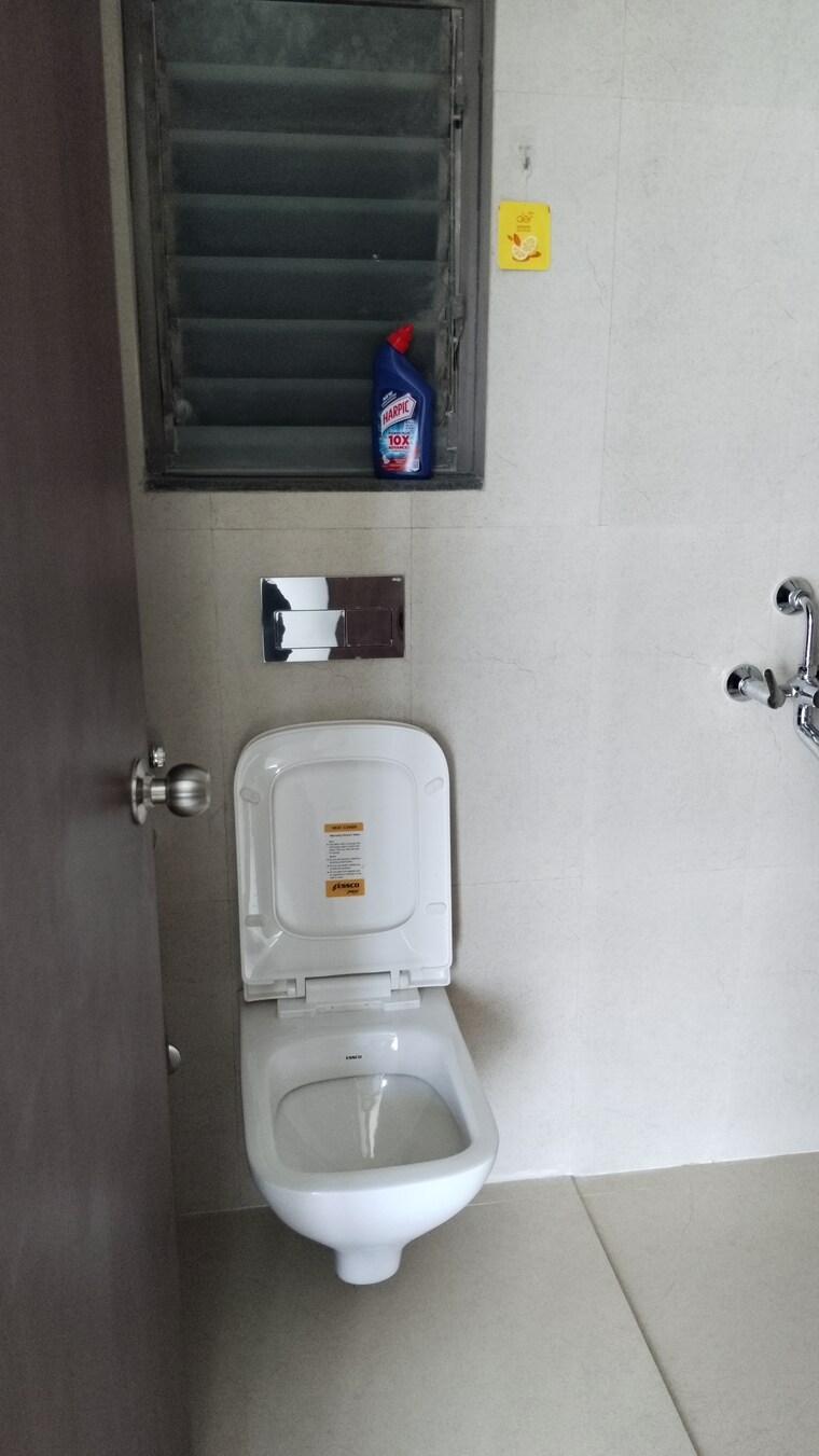 Bathroom, runwal-my-city-phase-ii-cluster-05 2 Bedroom 570 Sq.Ft. Apartment In Dombivli East Thane 9319415