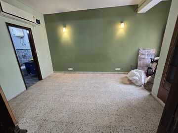Bedroom in 2 BHK Apartment at Ansal Valley View Estate, Gwal Pahari – for Rent