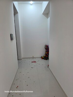 Furnished Amenities in 3 BHK Apartment at Kalpataru Magnus, Bandra East – for Rent