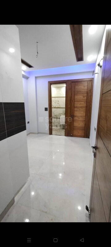Room in 3 BHK Builder Floor at Indrapuram – for Sale
