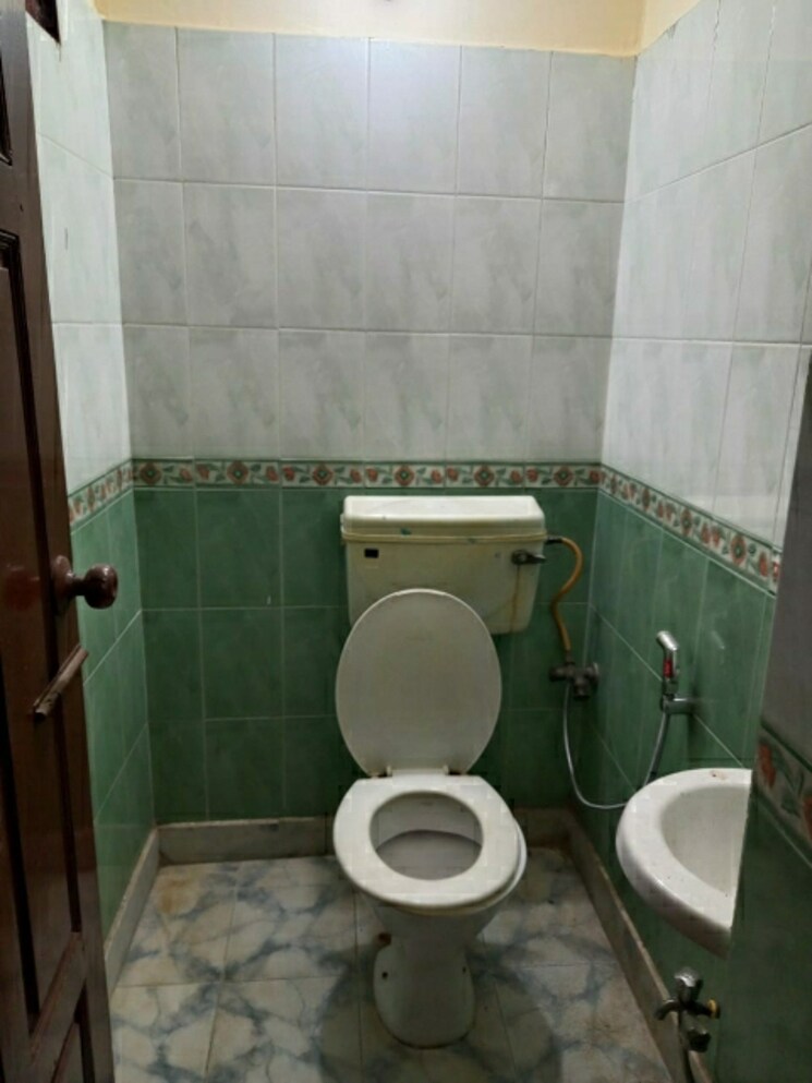 Bathroom, apex-our-homes 2 Bedroom 600 Sq.Ft. Apartment In Sector 37c Gurgaon 9319430