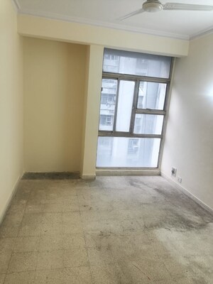 Room in 2 BHK Builder Floor at Ansal Valley View Estate, Gwal Pahari – for Rent