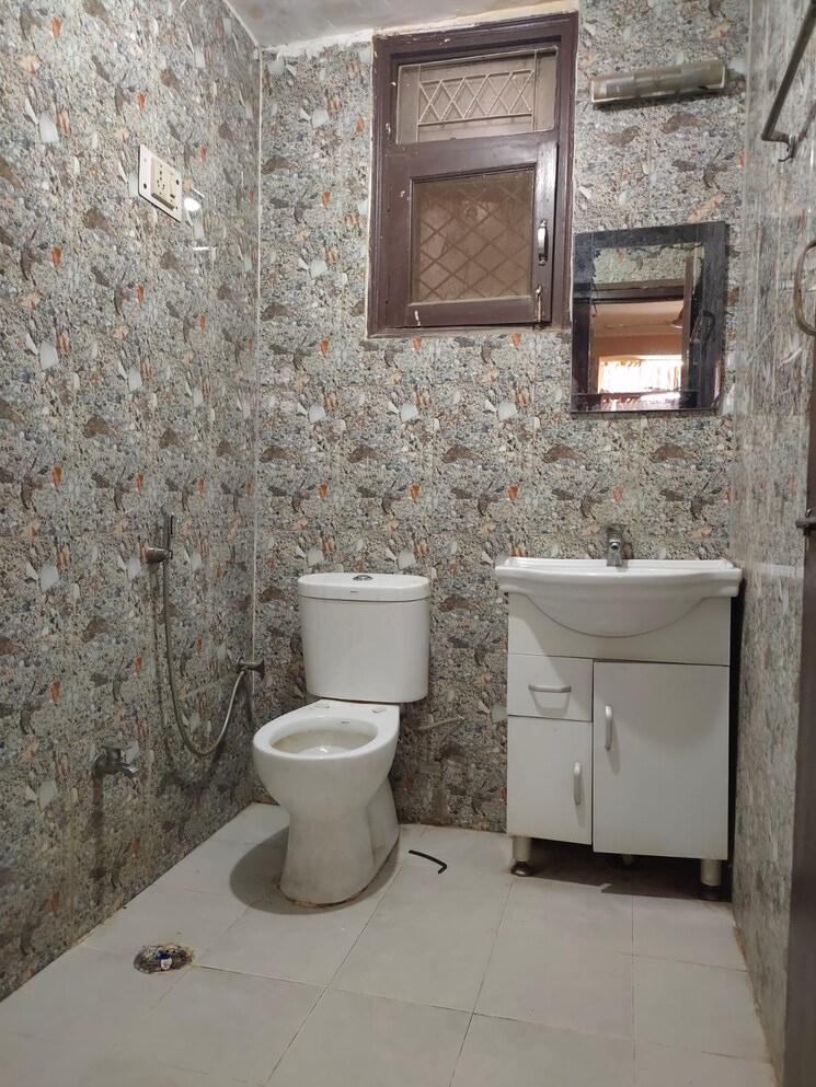 Bathroom, saket 2 Bedroom 800 Sq.Ft. Builder Floor In Saket Delhi 9319541