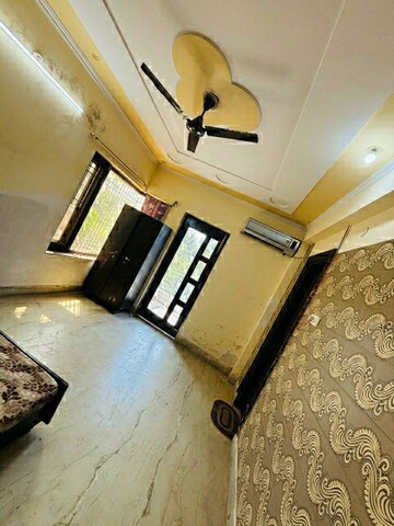 Furnished Amenities in 1 BHK Independent House at Sector 10a – for Rent