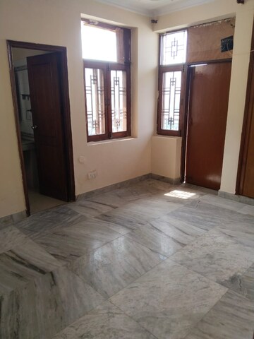 Room in 3 BHK Apartment at ATS Green II, Sector 50 – for Rent