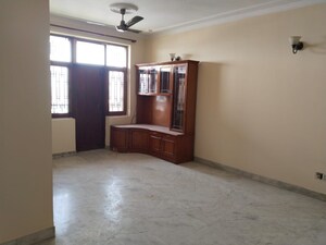 Room in 3 BHK Apartment at ATS Green II, Sector 50 – for Rent