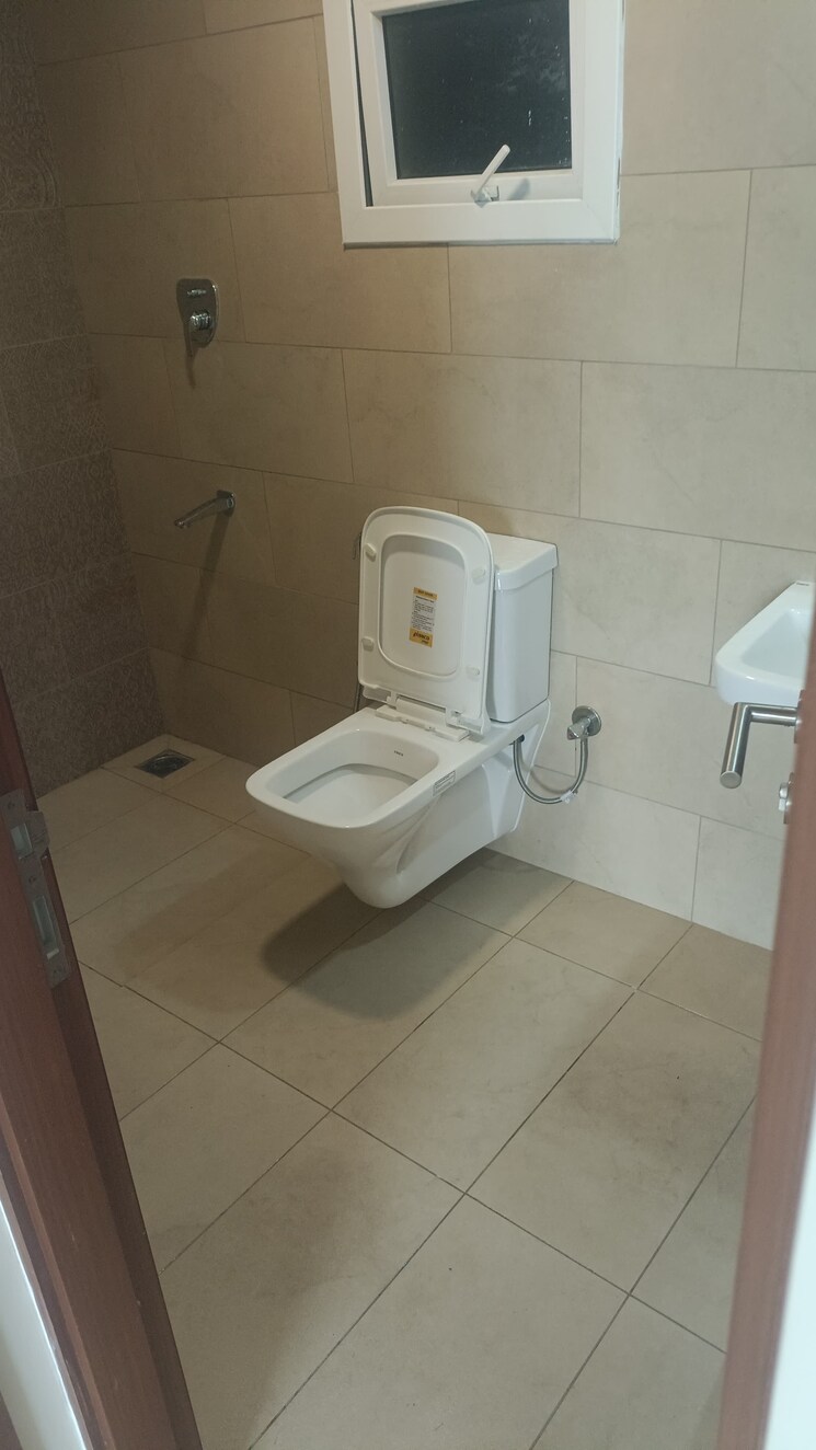 Bathroom, prestige-primrose-hills 2 Bedroom 988 Sq.Ft. Apartment In Banashankari 6th Stage Bangalore 9319584