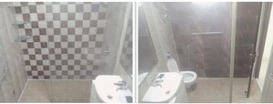Bathroom in 4 BHK Apartment at Mona Greens, Ghazipur – for Rent