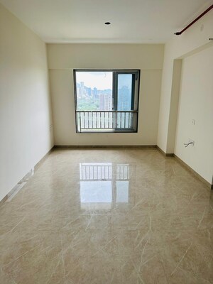 Room in 2 BHK Apartment at Thapar Suburbia, Chembur – for Rent