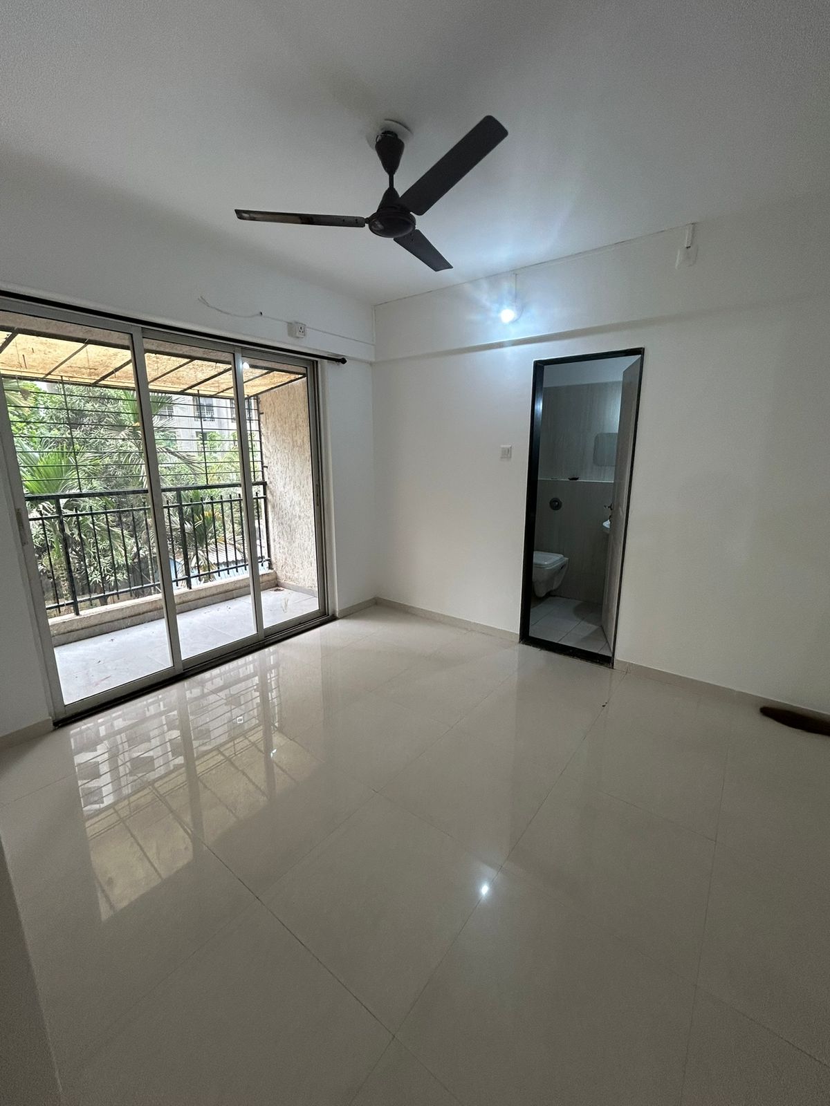 2 BHK + Pooja Room Apartment For Rent in Hiranandani Tribeca