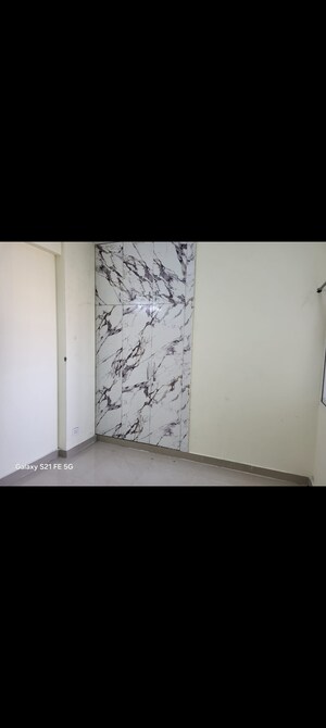 Room in 3 BHK Apartment at Amrapali Enchante, Tech Zone 4 Greater Noida – for Rent