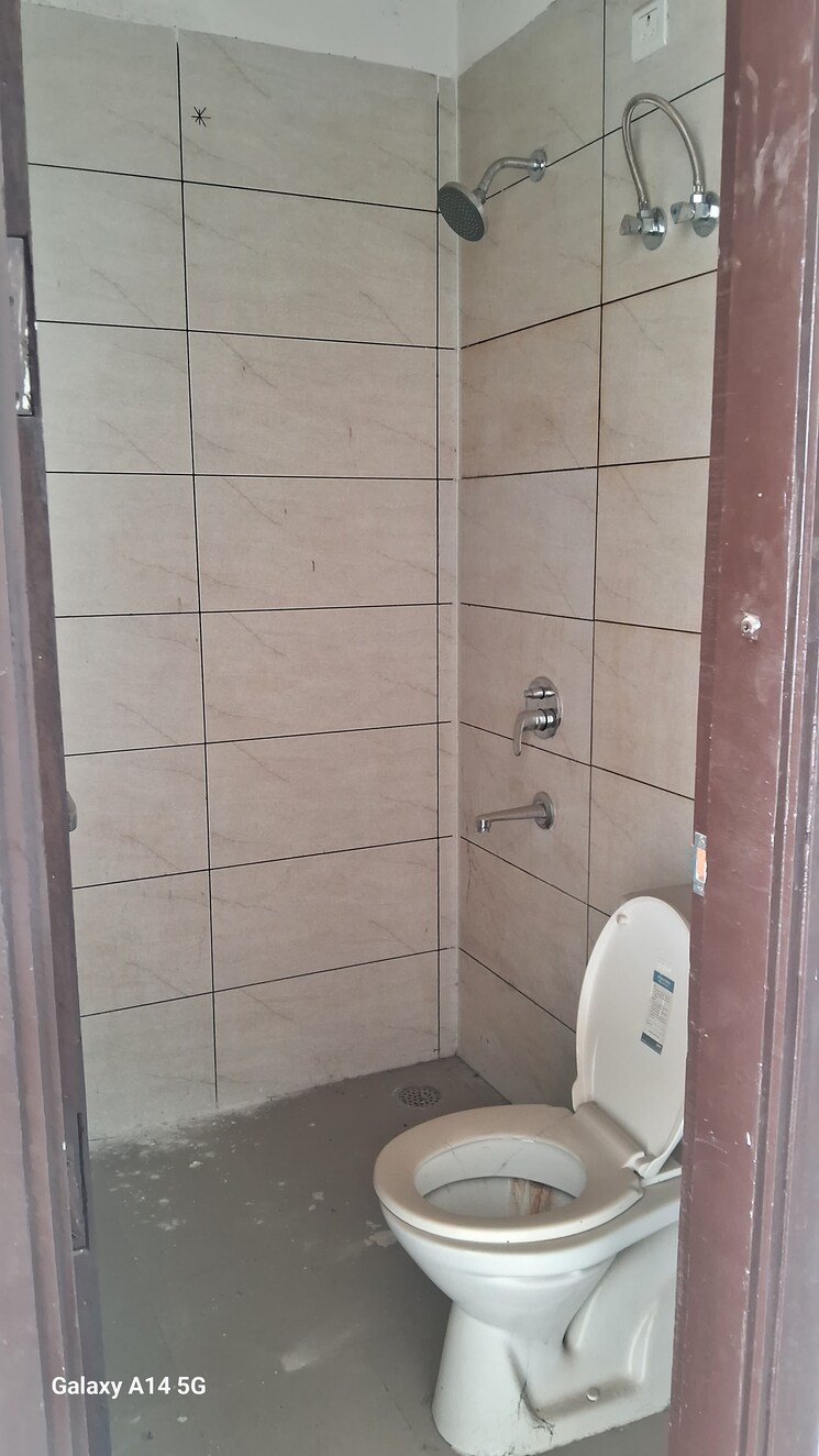 Washroom, motia-citi-royal-business-park Commercial Office Space 480 Sq.Ft. In Ambala Highway Zirakpur 9319686
