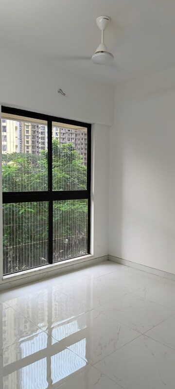 Room in 2 BHK Apartment at Runwal Gardens Phase 2, Dombivli East – for Rent