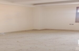 Room in 2 BHK Builder Floor at Sector 73 – for Sale