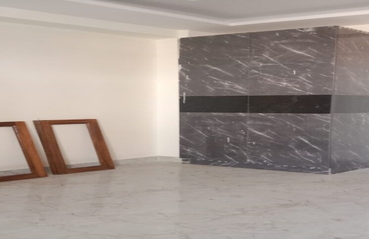 Room, sector 73 2 Bedroom 990 Sq.Ft. Builder Floor In Sector 73 Noida 9319666