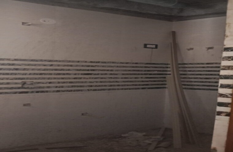 Bathroom, sector 73 2 Bedroom 990 Sq.Ft. Builder Floor In Sector 73 Noida 9319666