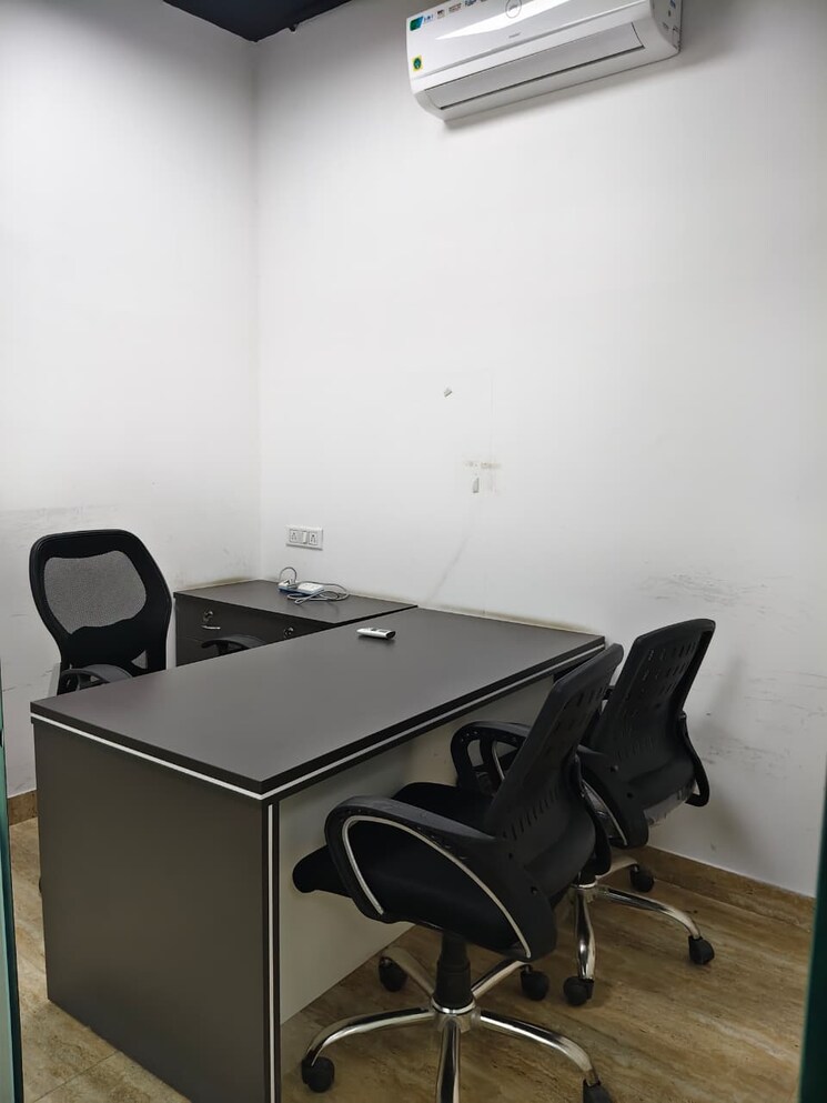 Team Area, sector 63 Commercial Office Space 1800 Sq.Ft. In Sector 63 Noida 9319706