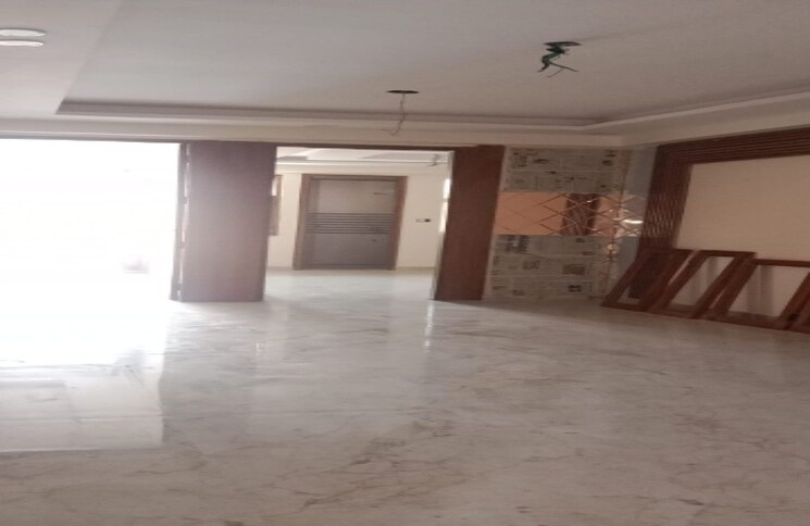 Room, sector 73 2 Bedroom 990 Sq.Ft. Builder Floor In Sector 73 Noida 9319766