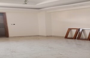 Room in 2 BHK Builder Floor at Sector 73 – for Sale
