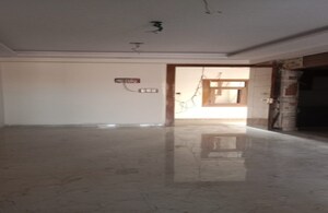 Room in 2 BHK Builder Floor at Sector 73 – for Sale