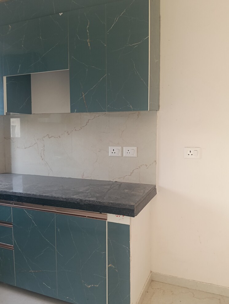 Kitchen, smart-world-gems 2.5 Bedroom 1196 Sq.Ft. Apartment In Sector 89 Gurgaon 9319725