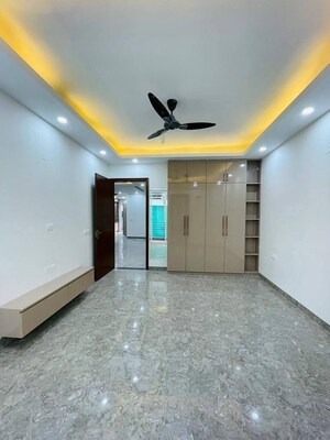 Room in 2 BHK Apartment at Saket – for Rent