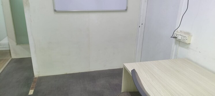 Room, mulund west Commercial Office Space 900 Sq.Ft. In Mulund West Mumbai 9319752