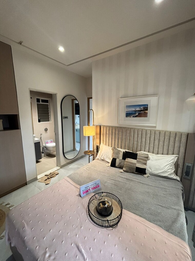 Room, godrej-emerald 1.5 Bedroom 450 Sq.Ft. Apartment In Ghodbunder Road Thane 9319776