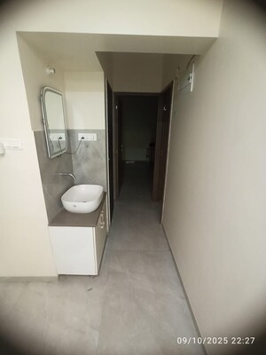 Room in 2 BHK Apartment at Choice Goodwill Crescent, Mundhwa – for Rent