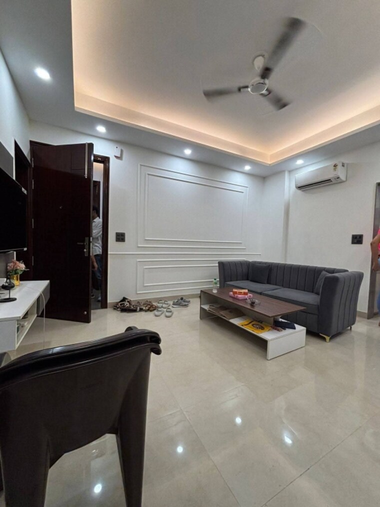 Living Room, freedom fighters enclave 2 Bedroom 1200 Sq.Ft. Apartment In Freedom Fighters Enclave Delhi 9319833