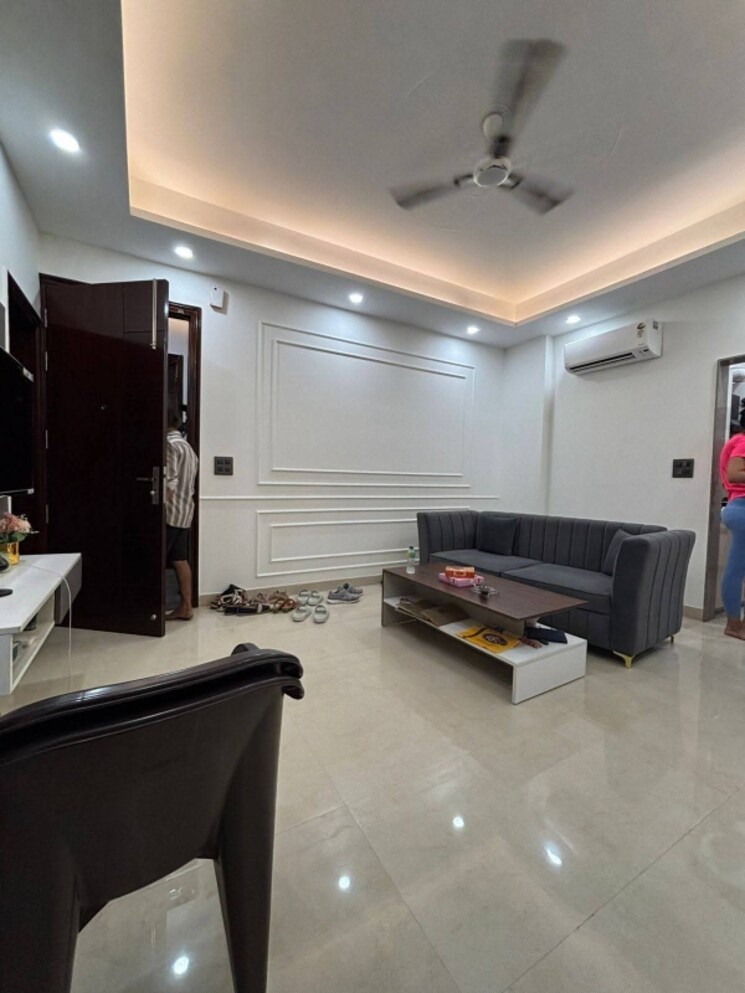 Living Room, freedom fighters enclave 2 Bedroom 1200 Sq.Ft. Apartment In Freedom Fighters Enclave Delhi 9319833
