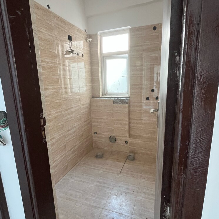 Attached Bathroom, bptp-park-elite-premium 3.5 Bedroom 1232 Sq.Ft. Apartment In Sector 84 Faridabad 9319926