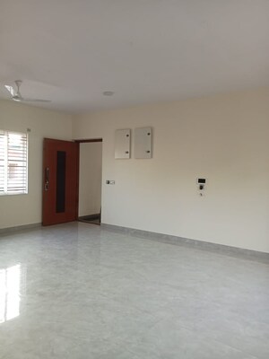 Room in 3 BHK Apartment at Soni Novel, Richmond Town – for Rent