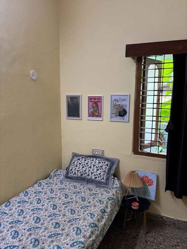 Bedroom, old rajinder nagar Studio 650 Sq.Ft. Apartment In Old Rajinder Nagar Delhi 9319935