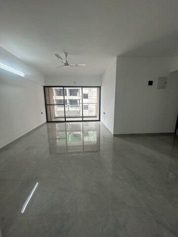 Room in 3 BHK Apartment at Unique Youtopia, Kharadi – for Sale